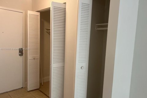 Copropriété à vendre à North Miami, Floride: 1 chambre, 62.52 m2 № 1961911 - photo 24