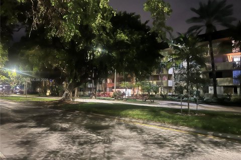 Copropriété à vendre à North Miami, Floride: 1 chambre, 62.52 m2 № 1961911 - photo 13