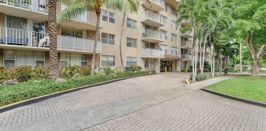 Condo à North Miami, Floride, 1 chambre № 1961911