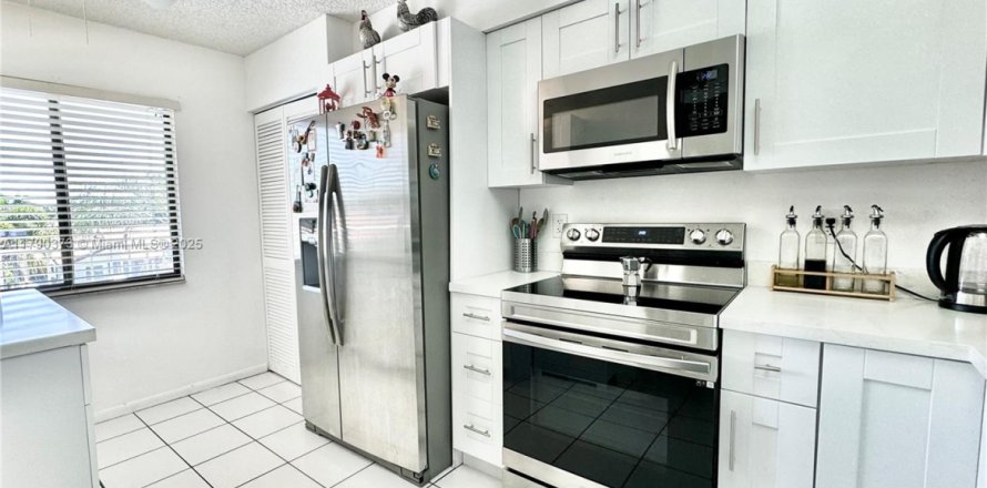 Condo in Delray Beach, Florida, 2 bedrooms  № 1939314