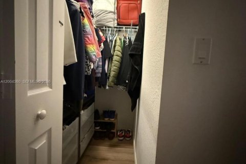 Condo in Doral, Florida, 3 bedrooms  № 2068462 - photo 22