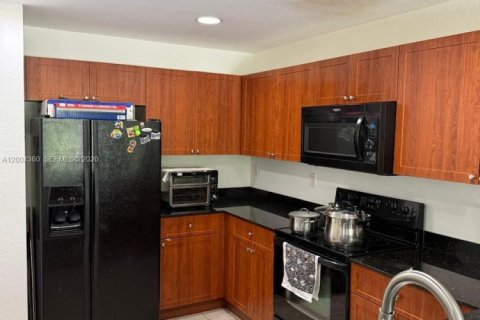 Condo in Doral, Florida, 3 bedrooms  № 2068462 - photo 2