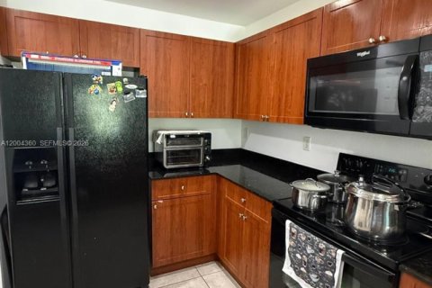 Condo in Doral, Florida, 3 bedrooms  № 2068462 - photo 4