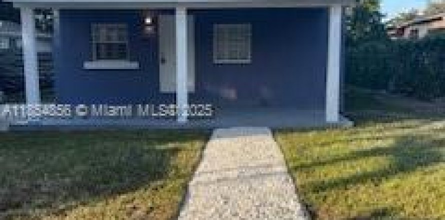 Casa en Miami, Florida 3 dormitorios, 93.46 m2 № 1872755