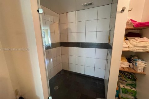 Купить кондоминиум в Маргит, Флорида 2 спальни, 91.97м2, № 1982180 - фото 24