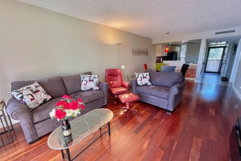 Купить кондоминиум в Маргит, Флорида 2 спальни, 91.97м2, № 1982180 - фото 1