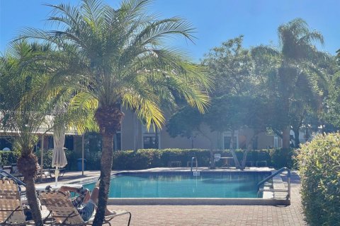 Купить кондоминиум в Маргит, Флорида 2 спальни, 91.97м2, № 1982180 - фото 6