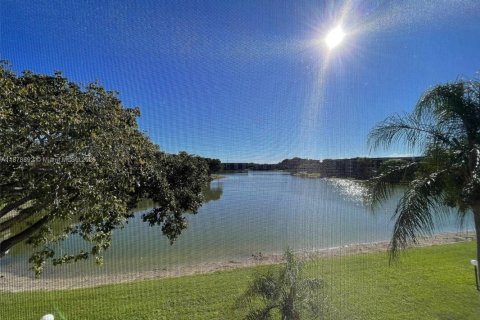 Купить кондоминиум в Маргит, Флорида 2 спальни, 91.97м2, № 1982180 - фото 29