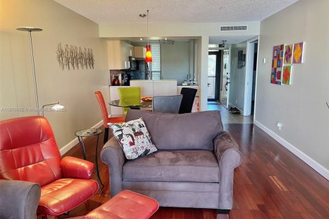 Купить кондоминиум в Маргит, Флорида 2 спальни, 91.97м2, № 1982180 - фото 11