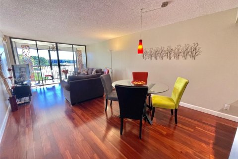 Купить кондоминиум в Маргит, Флорида 2 спальни, 91.97м2, № 1982180 - фото 3