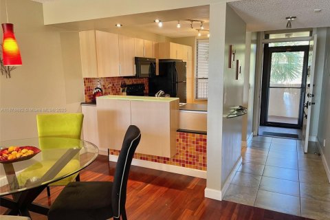 Купить кондоминиум в Маргит, Флорида 2 спальни, 91.97м2, № 1982180 - фото 10