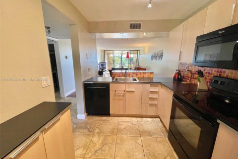 Купить кондоминиум в Маргит, Флорида 2 спальни, 91.97м2, № 1982180 - фото 18