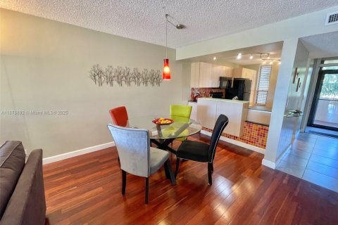 Купить кондоминиум в Маргит, Флорида 2 спальни, 91.97м2, № 1982180 - фото 14