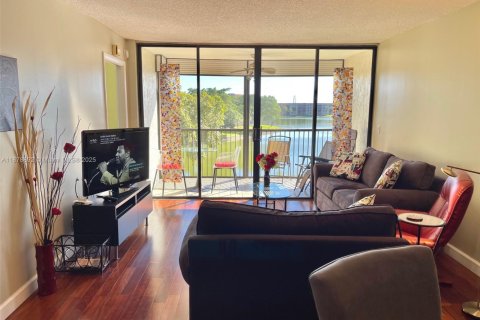 Купить кондоминиум в Маргит, Флорида 2 спальни, 91.97м2, № 1982180 - фото 4