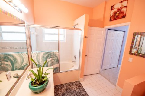 Villa ou maison à vendre à Pembroke Pines, Floride: 3 chambres, 121.52 m2 № 1951107 - photo 7