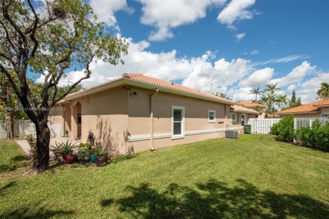 Villa ou maison à vendre à Pembroke Pines, Floride: 3 chambres, 121.52 m2 № 1951107 - photo 17