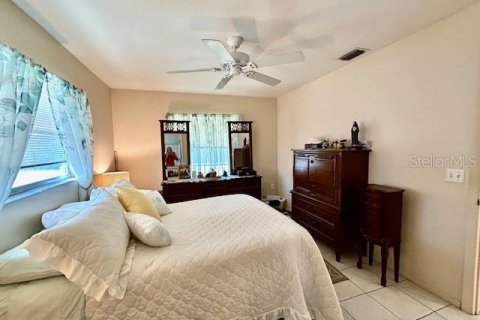 House in Englewood, Florida 2 bedrooms, 88.44 sq.m. № 1546651 - photo 10