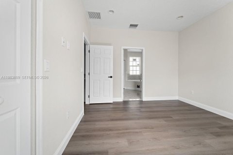 House in Tamarac, Florida 4 bedrooms, 172.98 sq.m. № 2185809 - photo 13