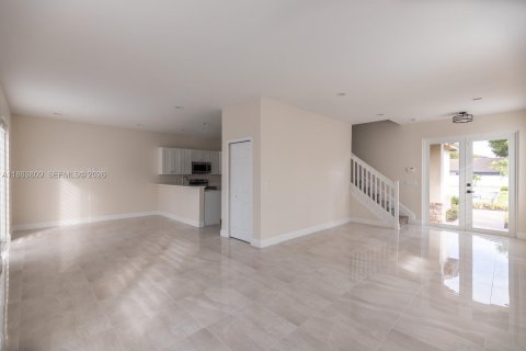 House in Tamarac, Florida 4 bedrooms, 172.98 sq.m. № 2185809 - photo 5