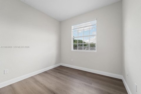 House in Tamarac, Florida 4 bedrooms, 172.98 sq.m. № 2185809 - photo 23
