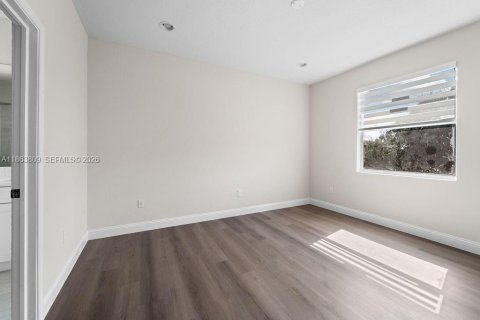 House in Tamarac, Florida 4 bedrooms, 172.98 sq.m. № 2185809 - photo 12