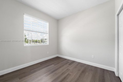 House in Tamarac, Florida 4 bedrooms, 172.98 sq.m. № 2185809 - photo 25