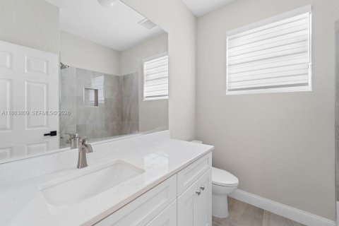 House in Tamarac, Florida 4 bedrooms, 172.98 sq.m. № 2185809 - photo 20
