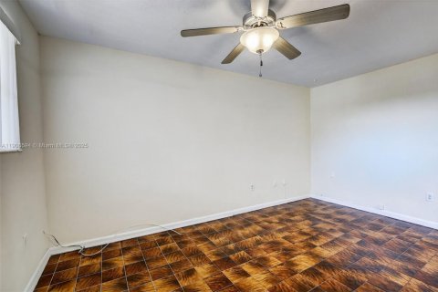 Copropriété à vendre à North Miami, Floride: 1 chambre, 52.03 m2 № 1957130 - photo 4