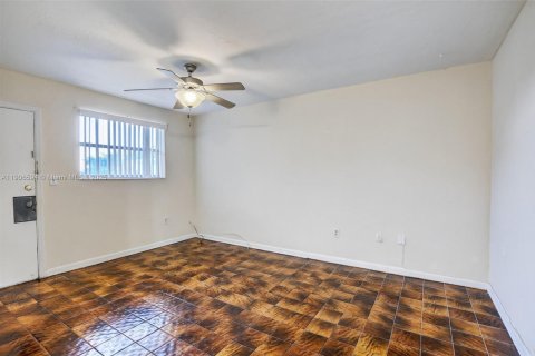 Copropriété à vendre à North Miami, Floride: 1 chambre, 52.03 m2 № 1957130 - photo 5
