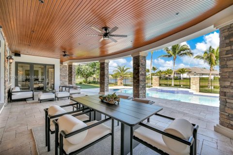 Купить виллу или дом в Уэстон, Флорида 5 спален, 728.45м2, № 2049198 - фото 5