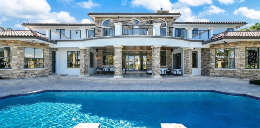 Дом в Уэстон, Флорида 5 спален, 728.45м2 № 2049198