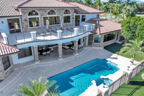 Купить виллу или дом в Уэстон, Флорида 5 спален, 728.45м2, № 2049198 - фото 16