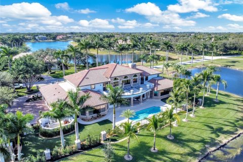 Купить виллу или дом в Уэстон, Флорида 5 спален, 728.45м2, № 2049198 - фото 3