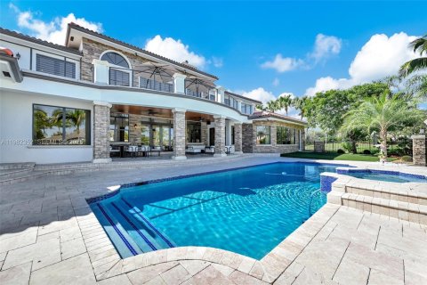 Купить виллу или дом в Уэстон, Флорида 5 спален, 728.45м2, № 2049198 - фото 7