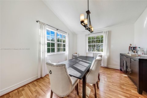 Casa en venta en South Miami, Florida, 3 dormitorios, 151.43 m2 № 1941972 - foto 2