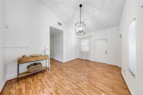 Villa ou maison à vendre à South Miami, Floride: 3 chambres, 151.43 m2 № 1941972 - photo 5