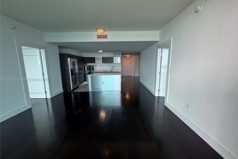 Condominio en venta en Miami, Florida, 2 dormitorios, 128.3 m2 № 1942540 - foto 11