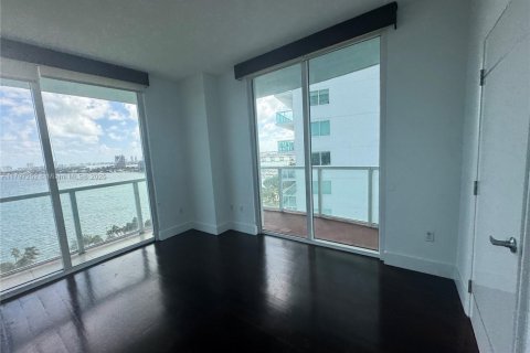 Condominio en venta en Miami, Florida, 2 dormitorios, 128.3 m2 № 1942540 - foto 14