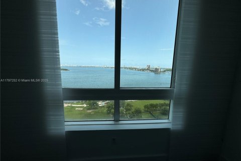 Condominio en venta en Miami, Florida, 2 dormitorios, 128.3 m2 № 1942540 - foto 29