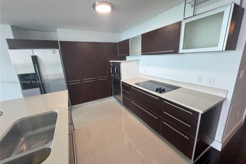 Condominio en venta en Miami, Florida, 2 dormitorios, 128.3 m2 № 1942540 - foto 16