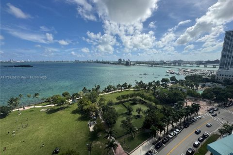 Condominio en venta en Miami, Florida, 2 dormitorios, 128.3 m2 № 1942540 - foto 1