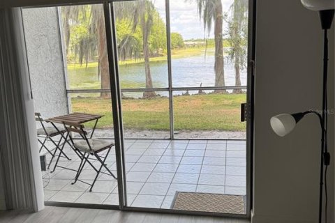 Condo in Orlando, Florida, 2 bedrooms  № 2206235 - photo 4