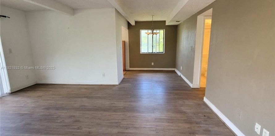 Condo in Pompano Beach, Florida, 2 bedrooms  № 2018663