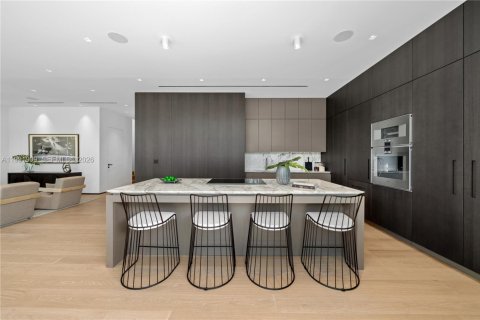 House in Miami Beach, Florida 4 bedrooms, 285.86 sq.m. № 2062464 - photo 17