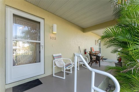 Condominio en venta en Englewood, Florida, 2 dormitorios, 86.68 m2 № 2101362 - foto 3