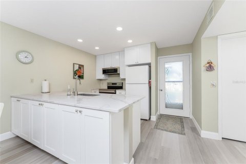 Condominio en venta en Englewood, Florida, 2 dormitorios, 86.68 m2 № 2101362 - foto 15