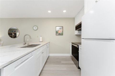Condominio en venta en Englewood, Florida, 2 dormitorios, 86.68 m2 № 2101362 - foto 5