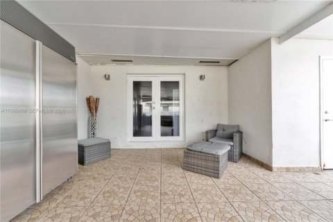 Купить виллу или дом в Майами, Флорида 4 спальни, 145.67м2, № 2064674 - фото 24