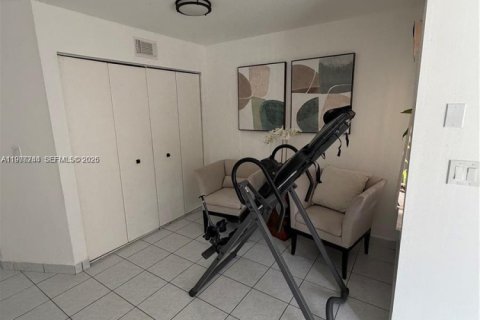 Townhouse in Miami, Florida 2 bedrooms, 111.48 sq.m. № 2044514 - photo 6