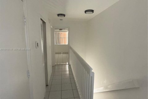 Townhouse in Miami, Florida 2 bedrooms, 111.48 sq.m. № 2044514 - photo 14